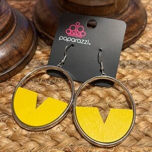 🍁NEW Paparazzi Yellow Wood Earrings🍁